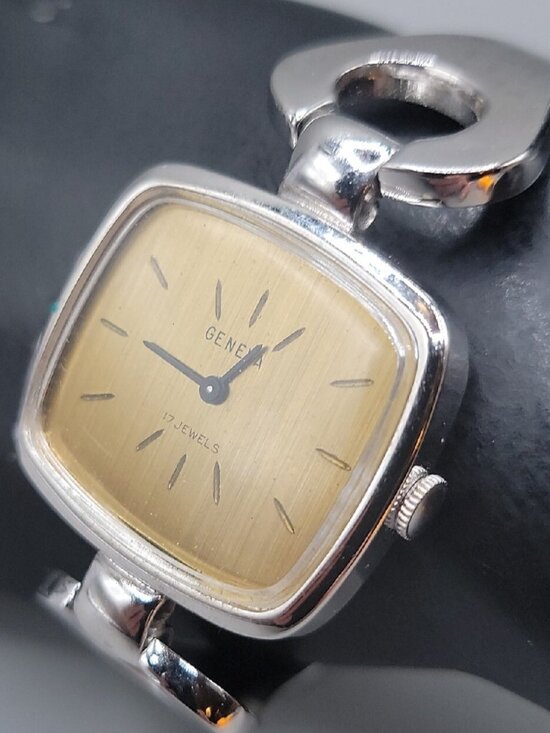 Vintage Geneva 17 Jewels Mechanical Ladies Cocktail Watch Cushion Case RUNS main image 6